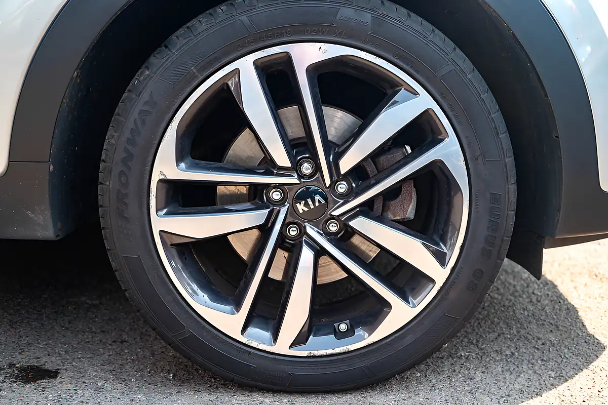 Used 2019 Kia Sportage 4 Isg 5DR Silver Frost - Interior and Exterior details 10