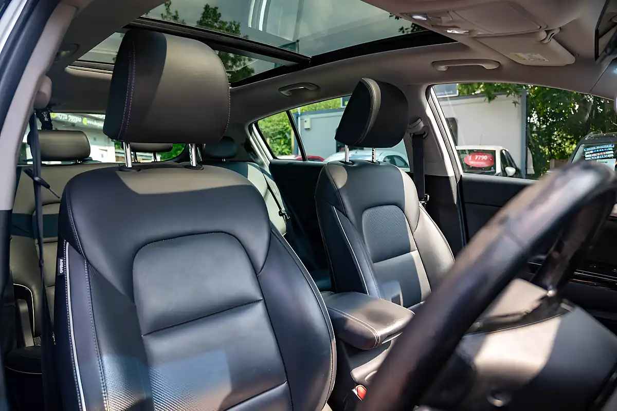 Used 2019 Kia Sportage 4 Isg 5DR Silver Frost - Interior and Exterior details 14