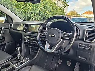Used 2019 Kia Sportage 4 White - Interior and Exterior details 10