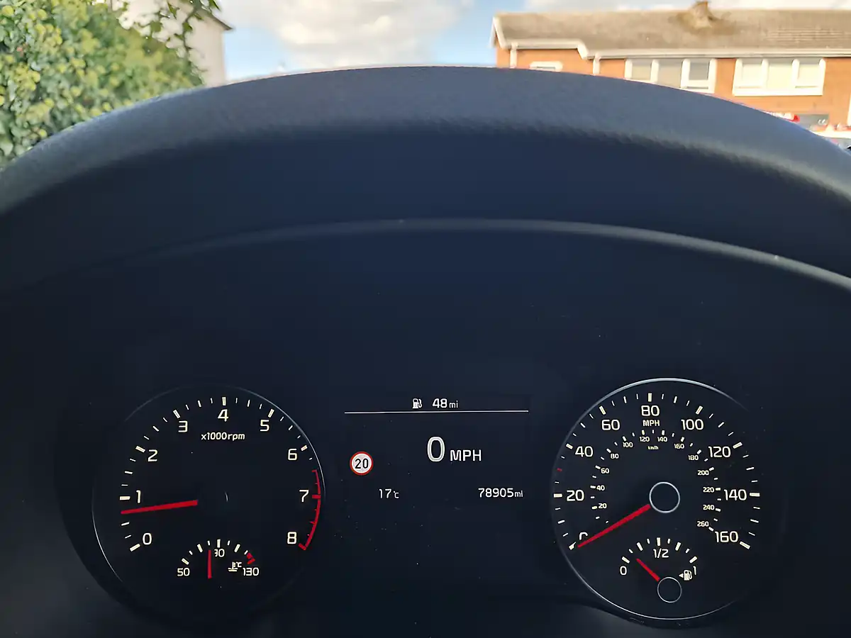 Used 2019 Kia Sportage 4 White - Interior and Exterior details 16