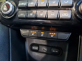 Used 2019 Kia Sportage 4 White - Interior and Exterior details 17