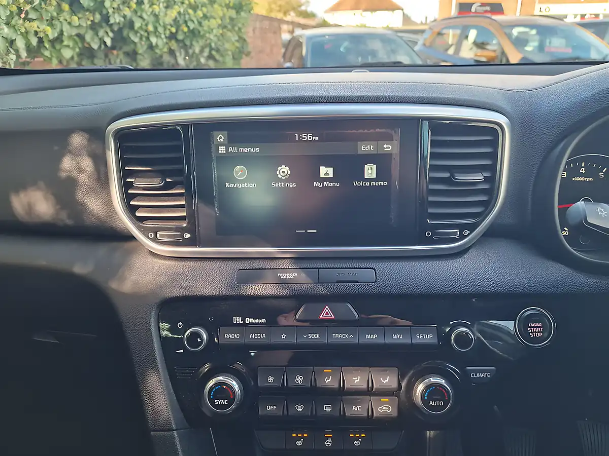 Used 2019 Kia Sportage 4 White - Interior and Exterior details 18