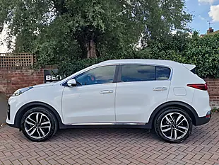 Used 2019 Kia Sportage 4 White - Interior and Exterior details 2