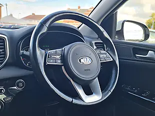 Used 2019 Kia Sportage 4 White - Interior and Exterior details 20