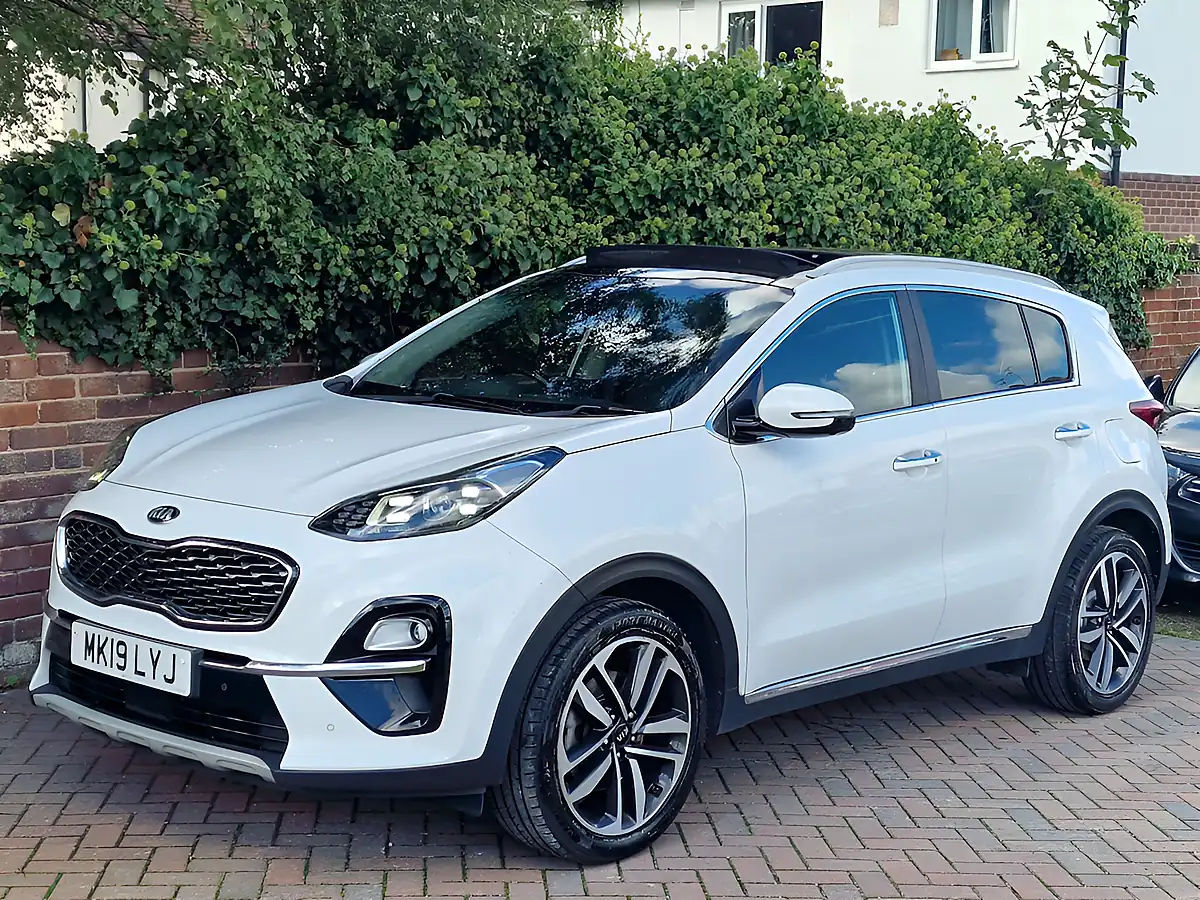 Used 2019 Kia Sportage 4 White - Interior and Exterior details 5