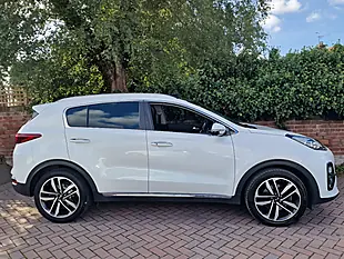 Used 2019 Kia Sportage 4 White - Interior and Exterior details 8