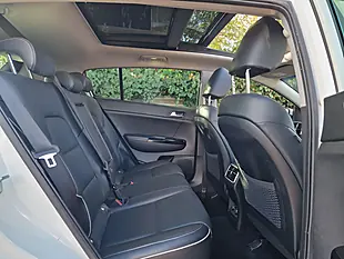 Used 2019 Kia Sportage 4 White - Interior and Exterior details 13