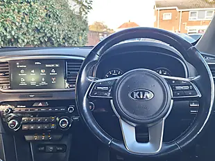 Used 2019 Kia Sportage 4 White - Interior and Exterior details 15