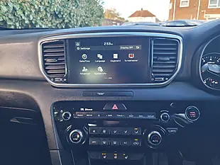 Used 2019 Kia Sportage 4 White - Interior and Exterior details 17