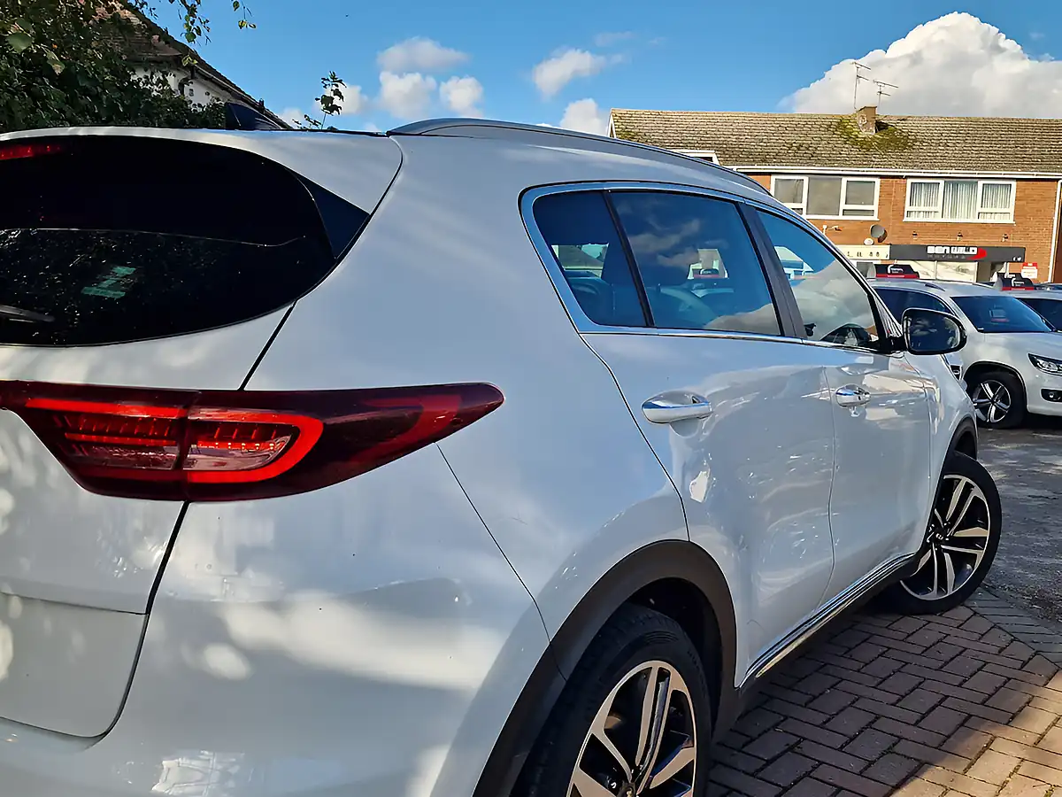 Used 2019 Kia Sportage 4 White - Interior and Exterior details 18