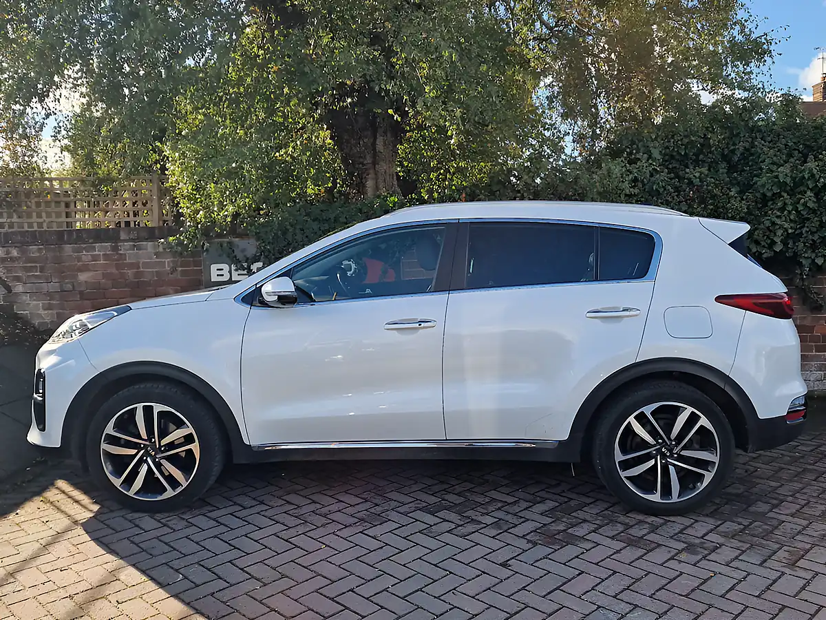 Used 2019 Kia Sportage 4 White - Interior and Exterior details 2