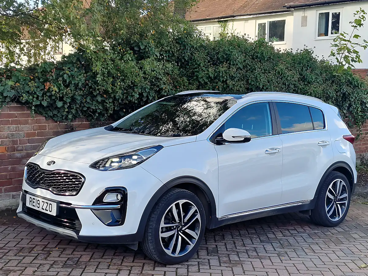 Used 2019 Kia Sportage 4 White - Interior and Exterior details 5