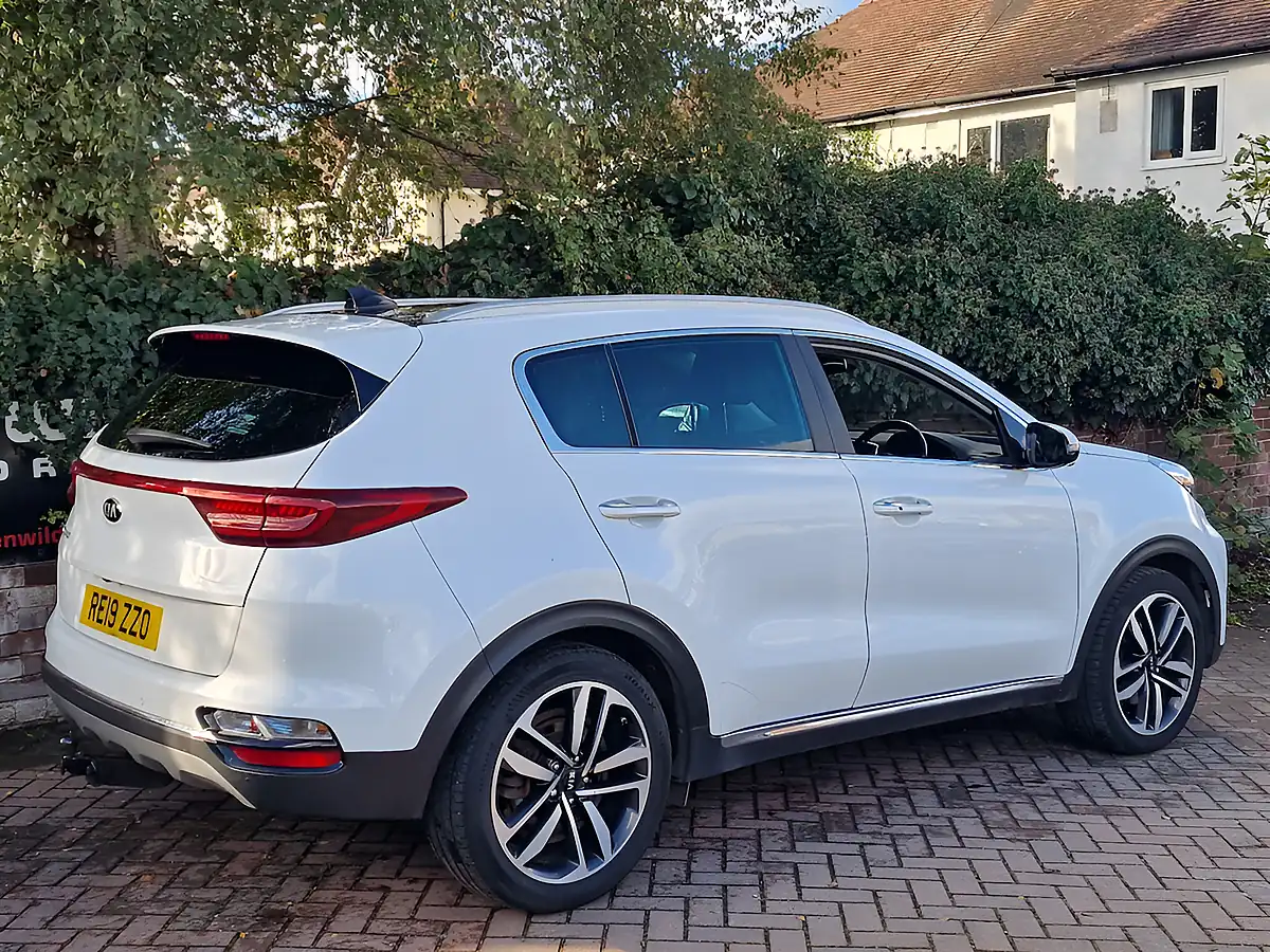 Used 2019 Kia Sportage 4 White - Interior and Exterior details 7
