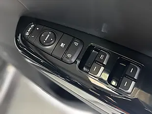 Used 2019 Kia Sportage Black - Interior and Exterior details 13