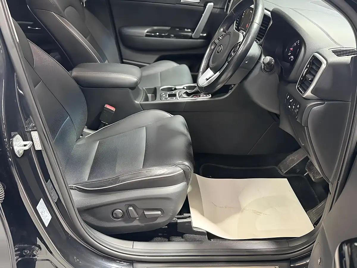 Used 2019 Kia Sportage Black - Interior and Exterior details 14