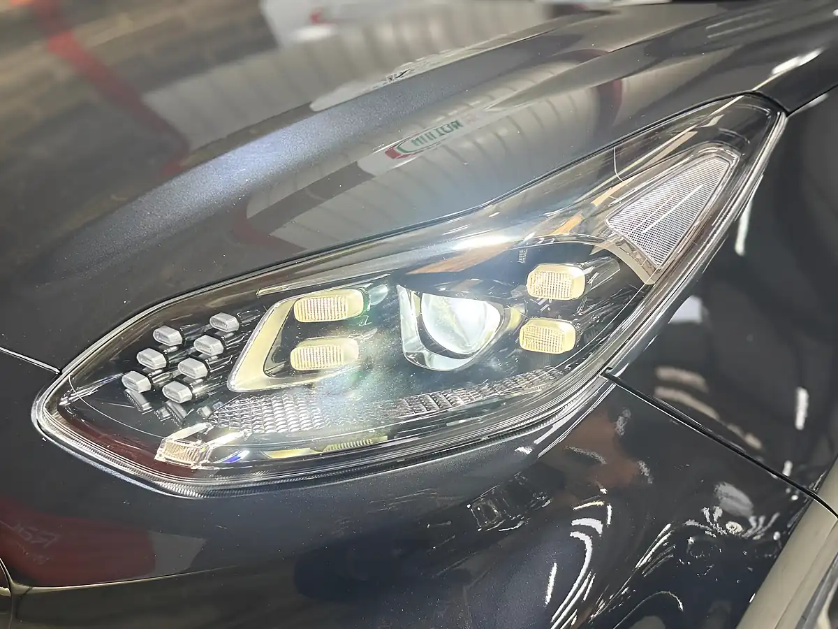 Used 2019 Kia Sportage Black - Interior and Exterior details 17