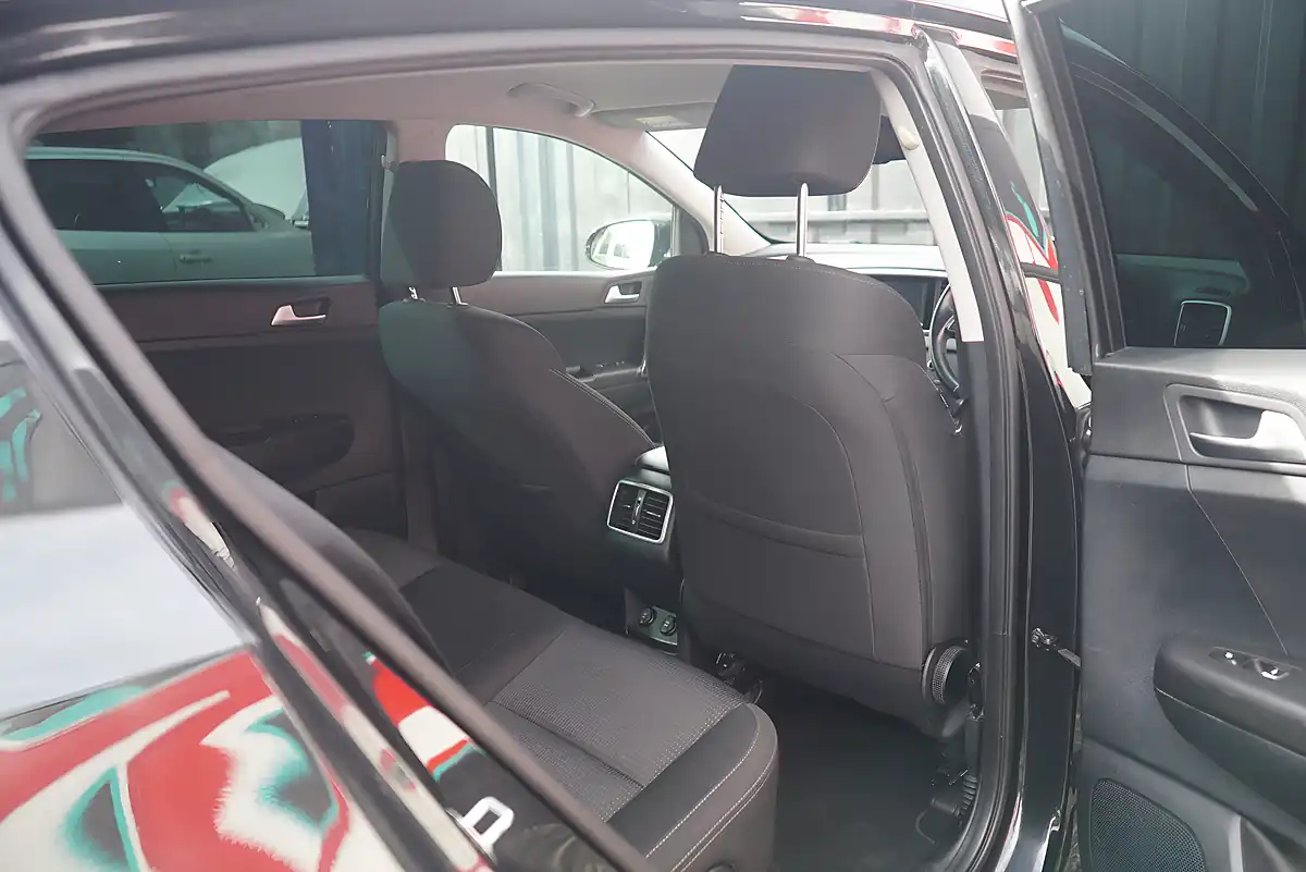 Used 2019 Kia Sportage Ecodynamics+ 2 Black - Interior and Exterior details 16