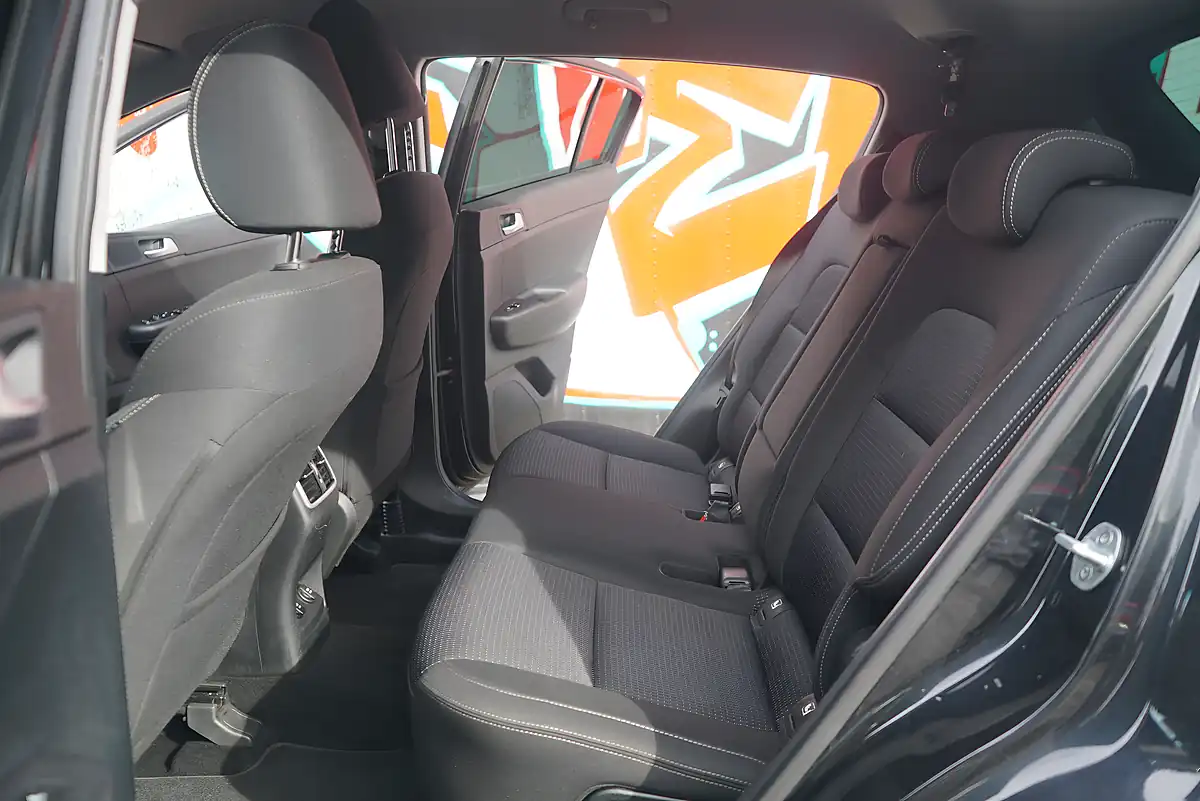 Used 2019 Kia Sportage Ecodynamics+ 2 Black - Interior and Exterior details 18