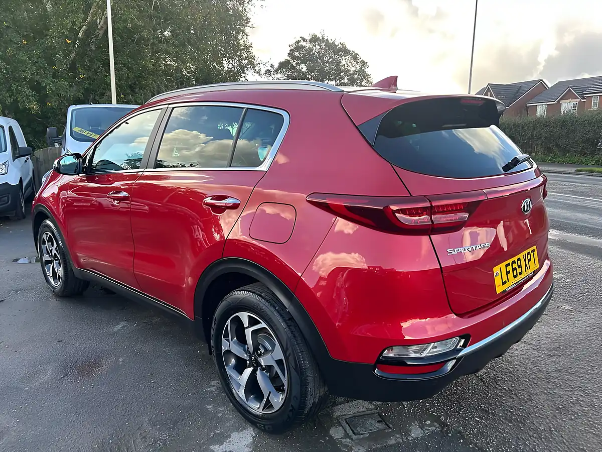 Used 2019 Kia Sportage Ecodynamics+ 2 Red - Interior and Exterior details 9
