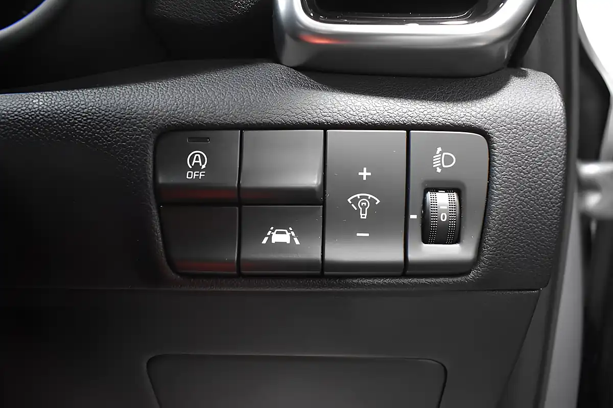 Used 2019 Kia Sportage Ecodynamics+ 2 Silver - Interior and Exterior details 14