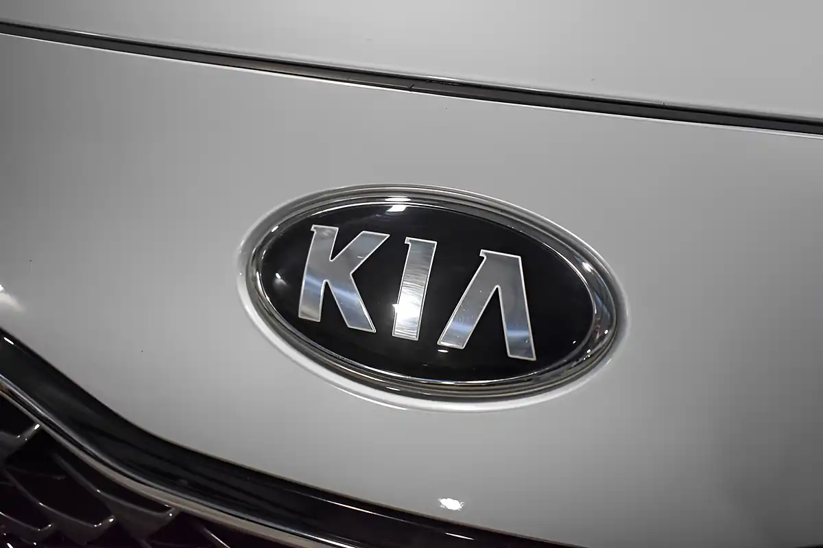 Used 2019 Kia Sportage Ecodynamics+ 2 Silver - Interior and Exterior details 17