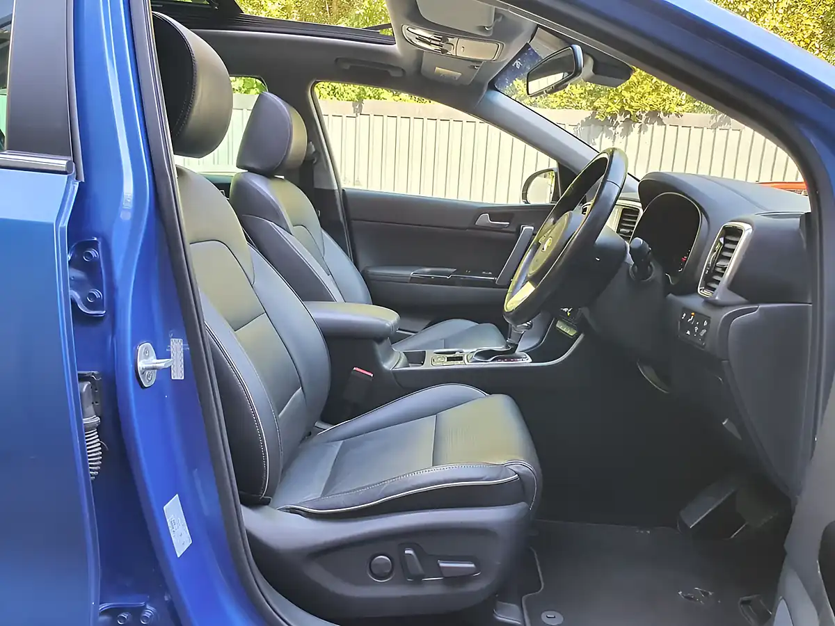 Used 2019 Kia Sportage Ecodynamics+ Blue - Interior and Exterior details 11