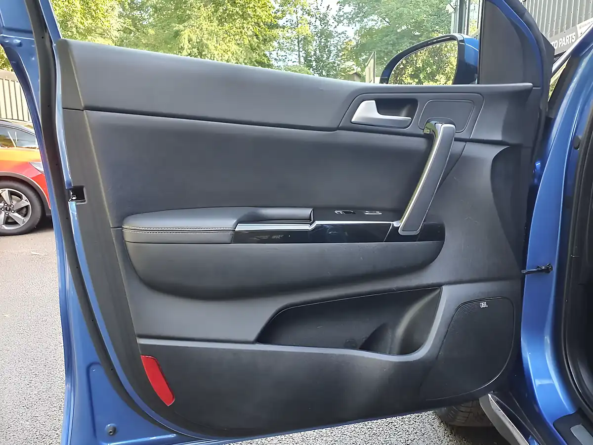 Used 2019 Kia Sportage Ecodynamics+ Blue - Interior and Exterior details 14