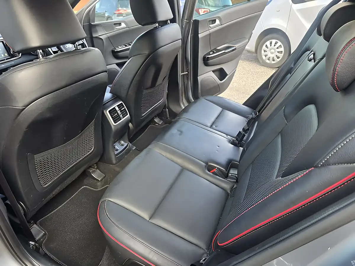 Used 2019 Kia Sportage GT-Line Silver - Interior and Exterior details 18