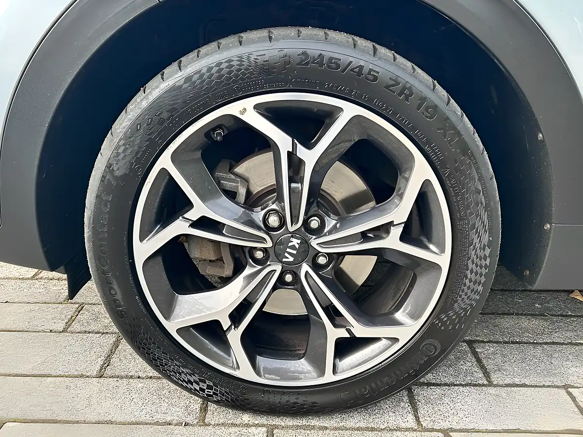 Used 2019 Kia Sportage GT-Line Silver - Interior and Exterior details 4