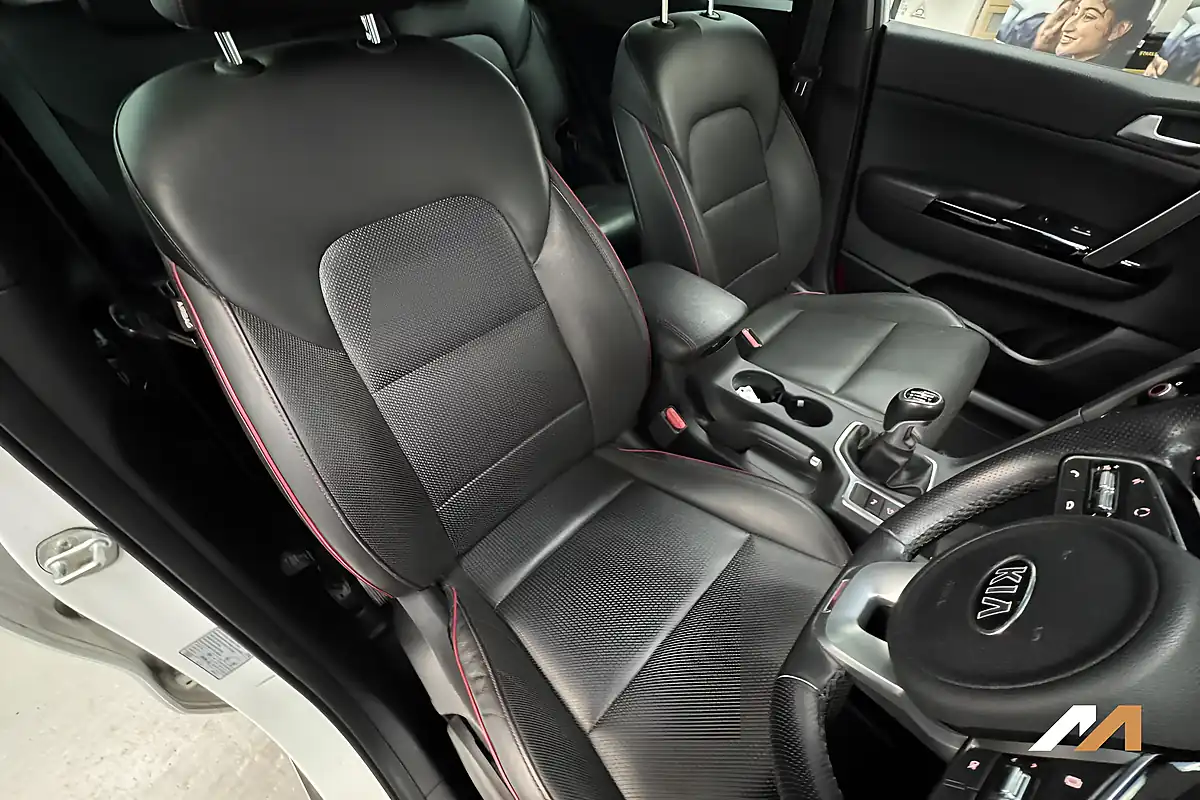 Used 2019 Kia Sportage GT-Line White - Interior and Exterior details 12
