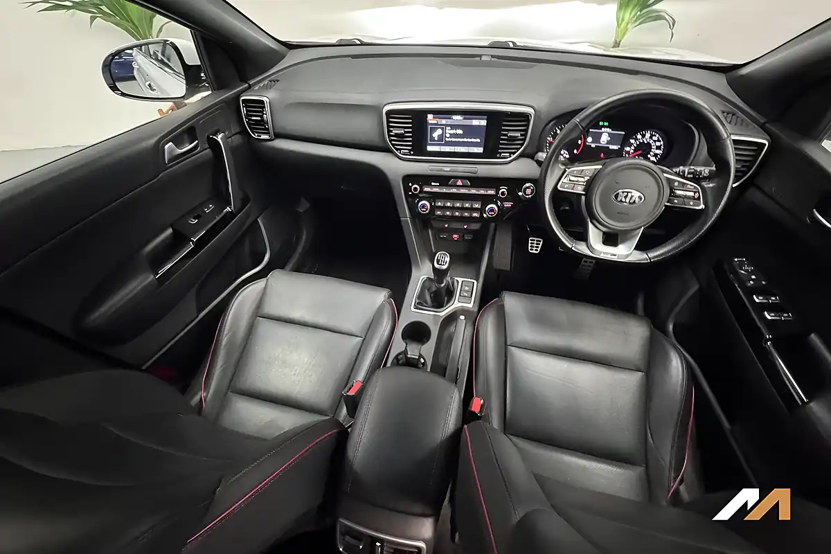 Used 2019 Kia Sportage GT-Line White - Interior and Exterior details 4