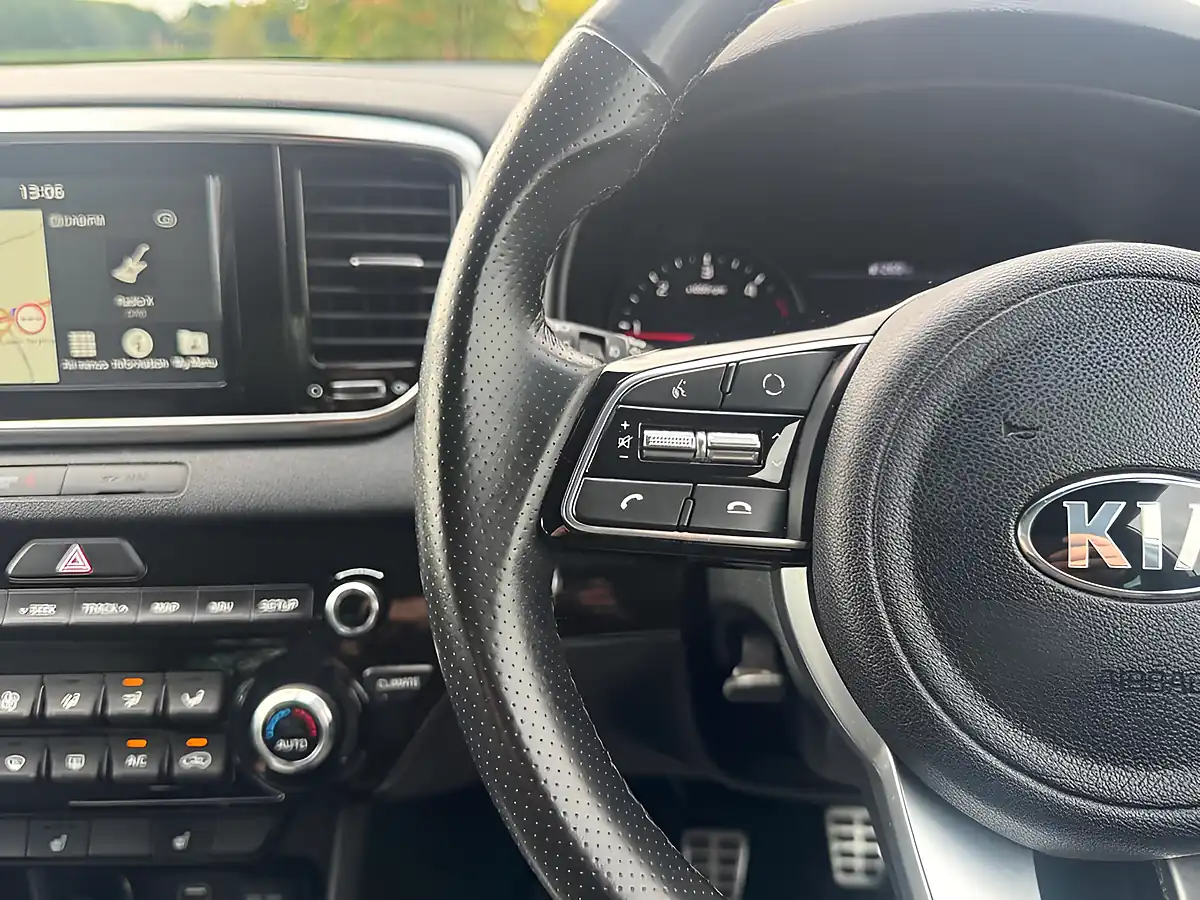 Used 2019 Kia Sportage GT-Line White - Interior and Exterior details 14