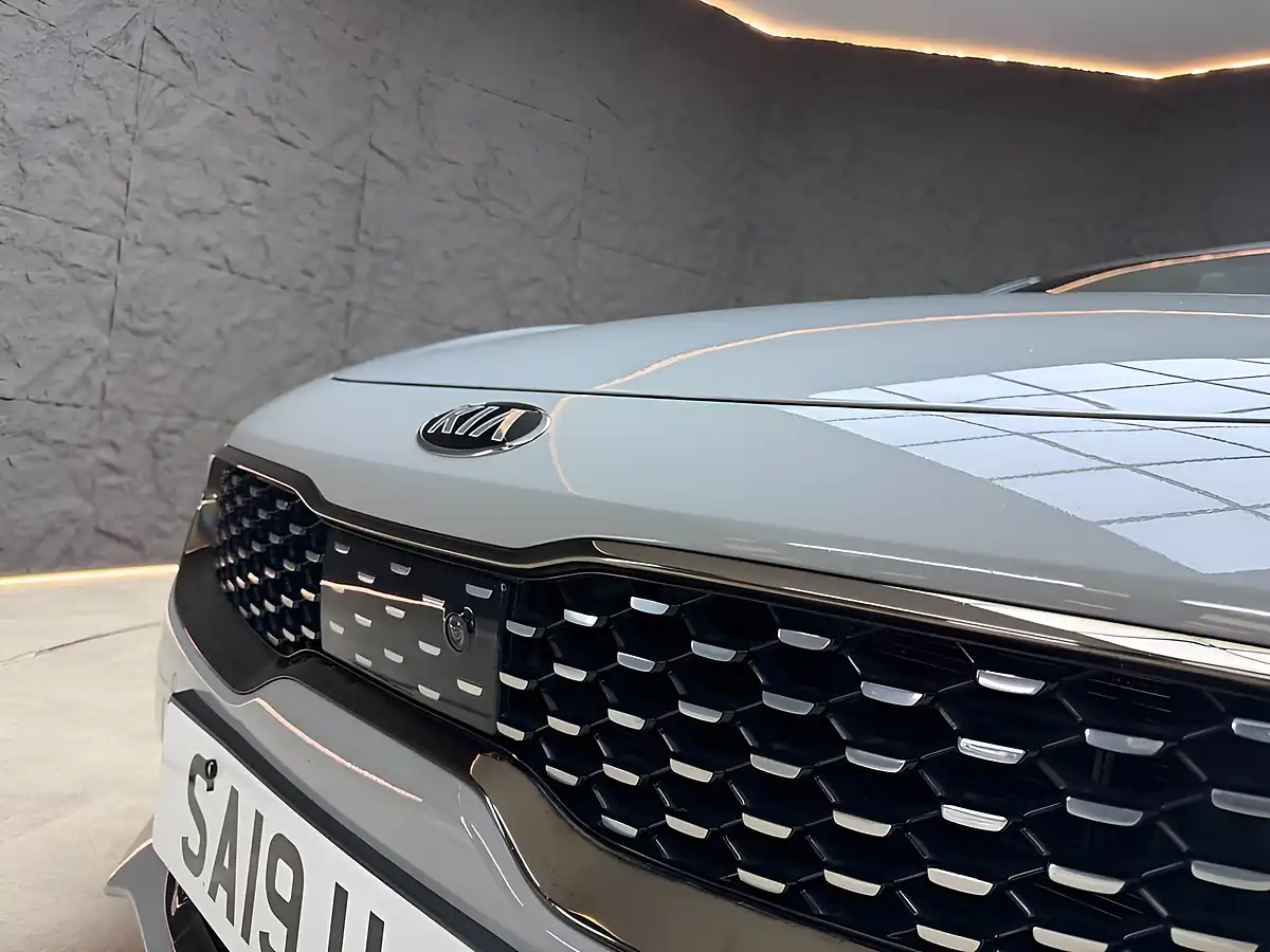 Used 2019 Kia Stinger GT-Line S Gran Turismo Grey - Interior and Exterior details 12