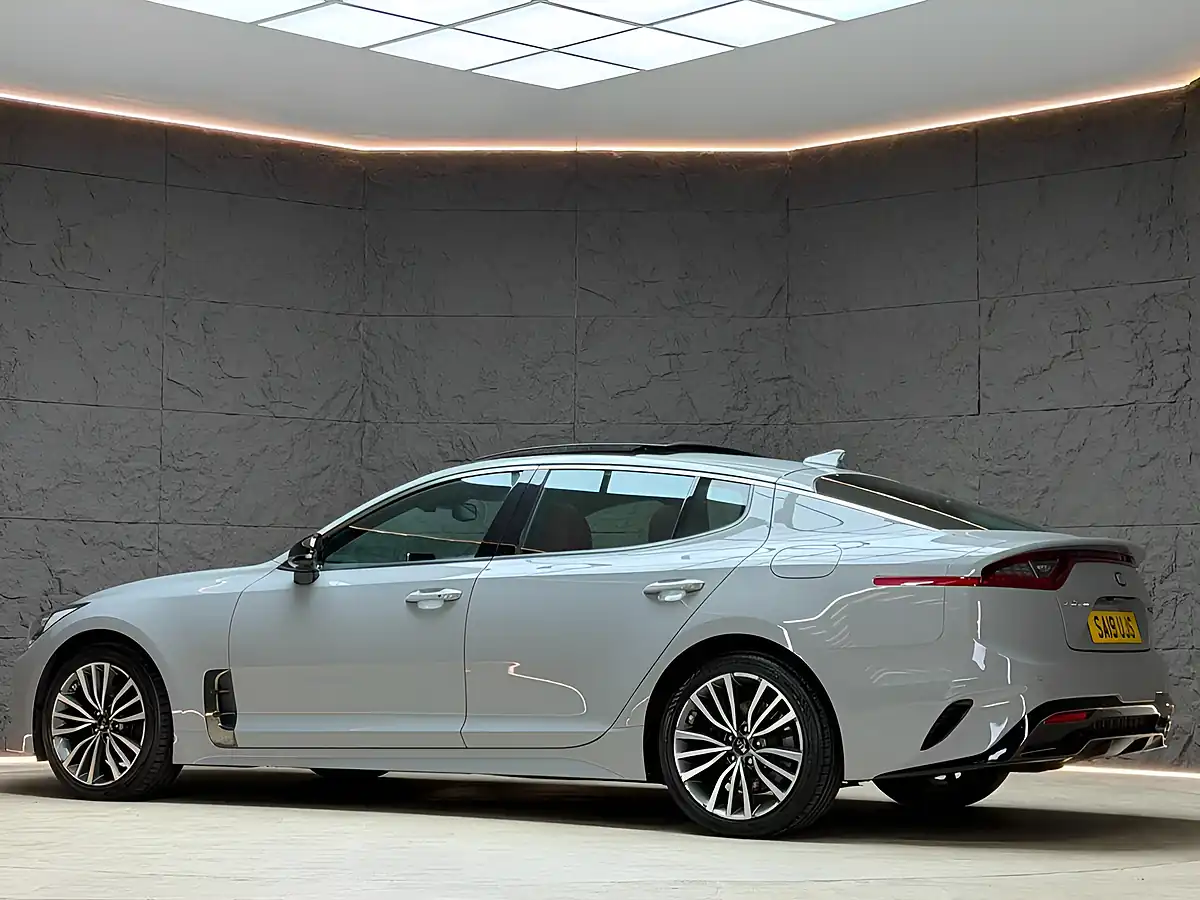 Used 2019 Kia Stinger GT-Line S Gran Turismo Grey - Interior and Exterior details 9