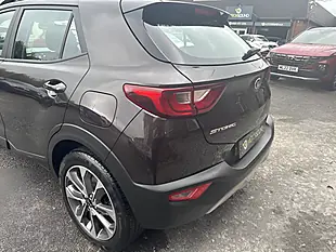 Used 2019 Kia Stonic 2 Brown - Interior and Exterior details 12