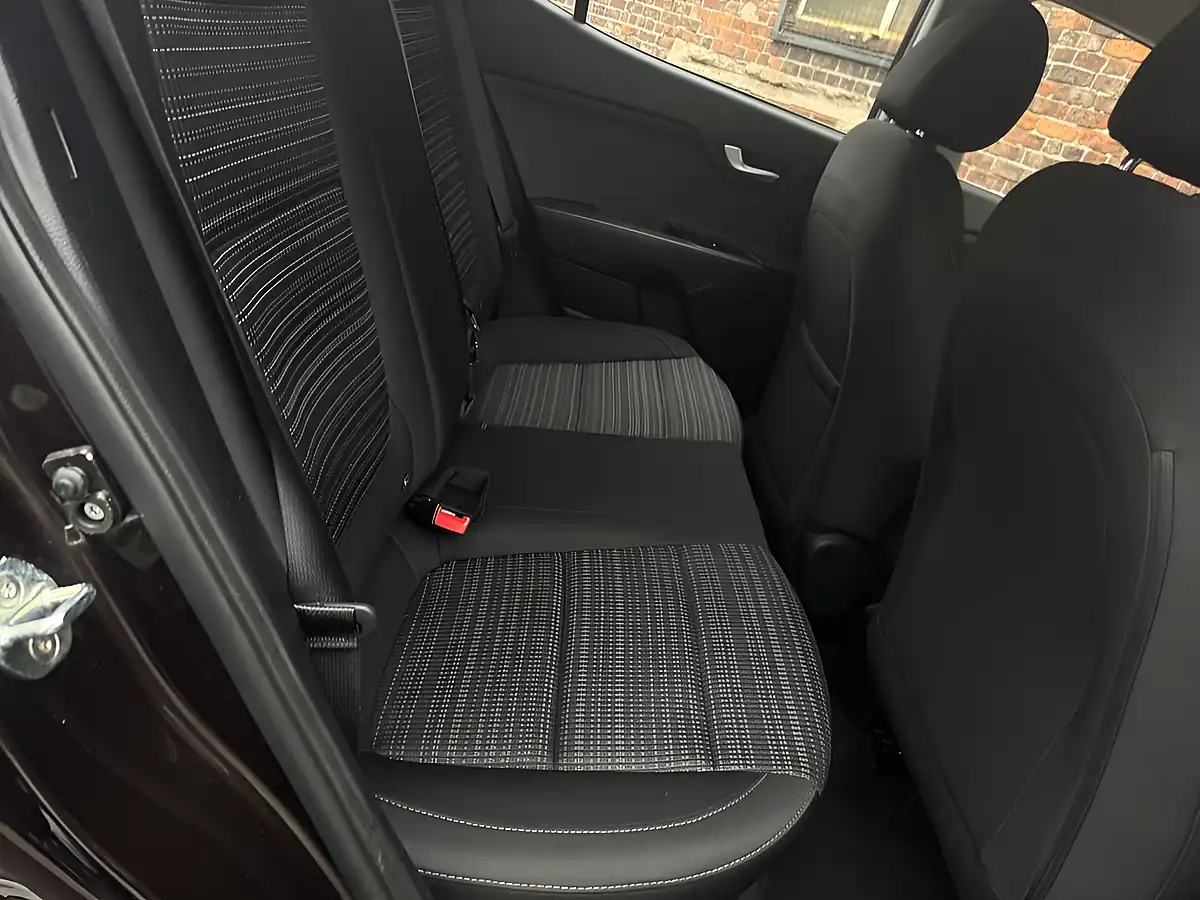Used 2019 Kia Stonic 2 Brown - Interior and Exterior details 9