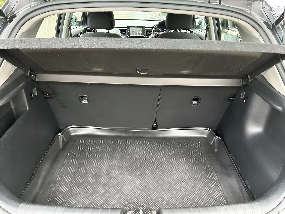 Used 2019 Kia Stonic 2 Grey - Interior and Exterior details 13