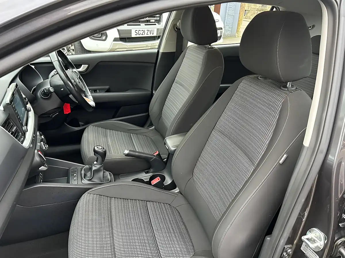 Used 2019 Kia Stonic 2 Grey - Interior and Exterior details 9