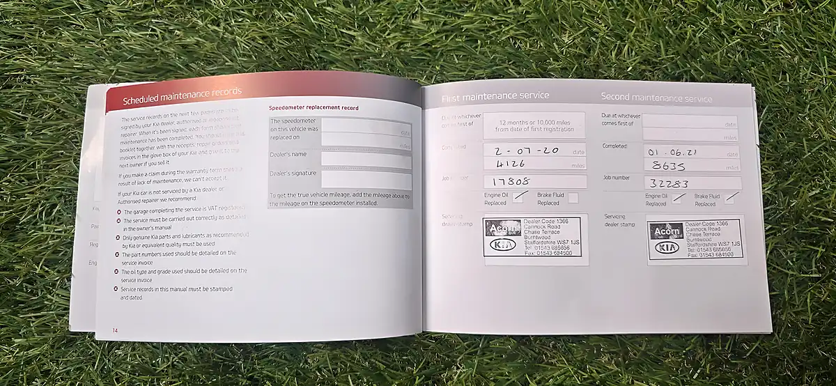 Used 2019 Kia Stonic 2 Red - Interior and Exterior details 11