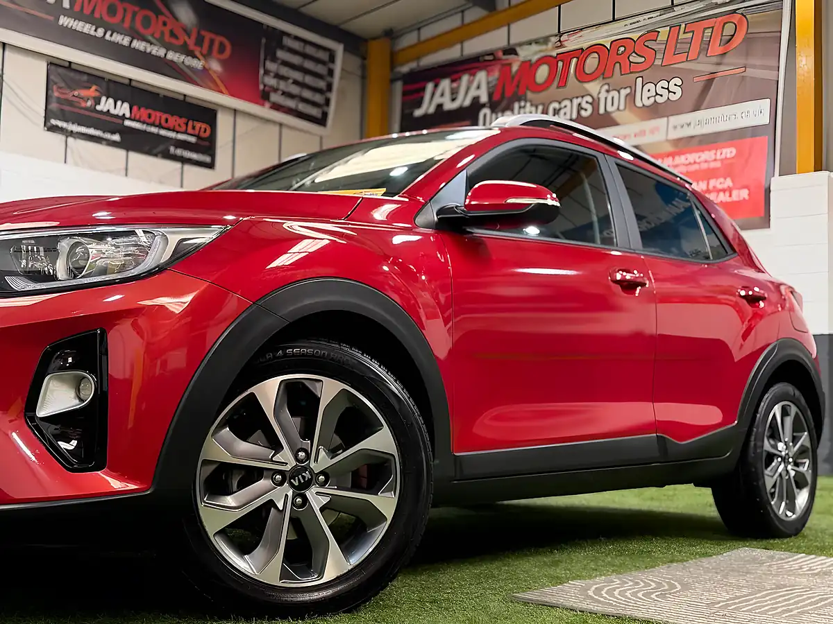 Used 2019 Kia Stonic 2 Red - Interior and Exterior details 13