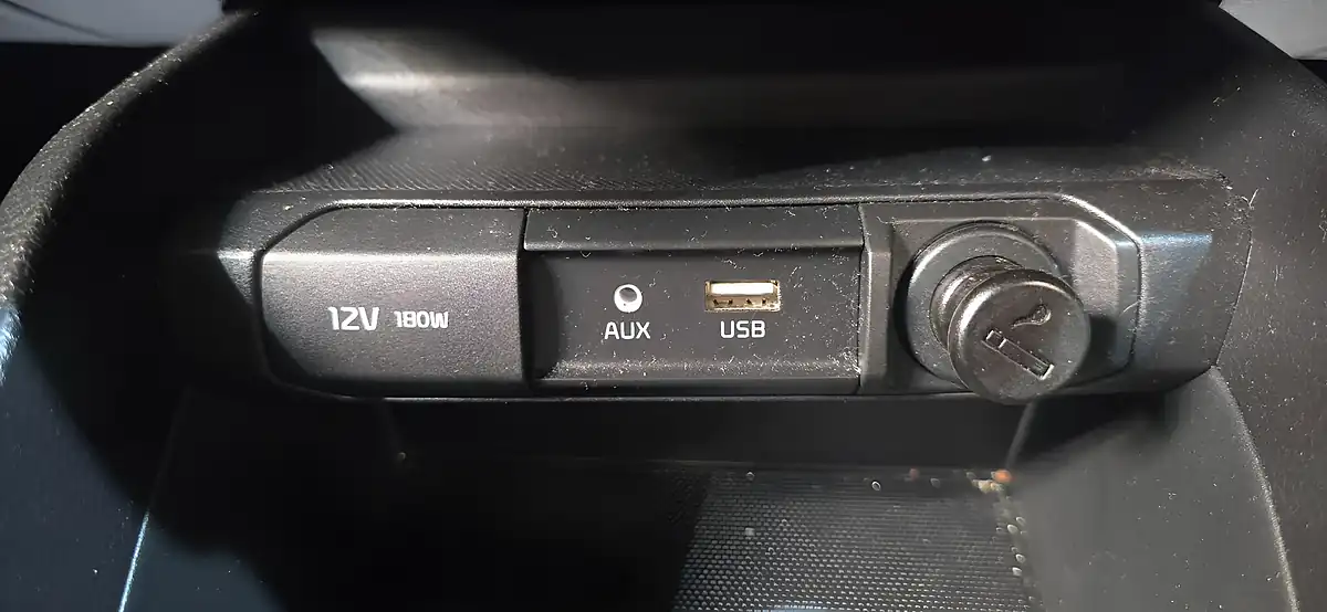 Used 2019 Kia Stonic 2 Red - Interior and Exterior details 16