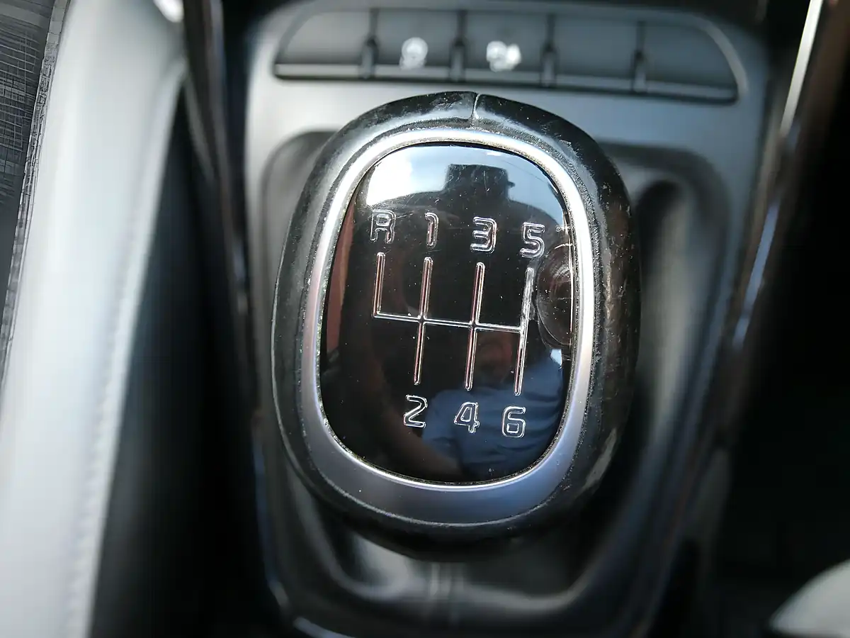 Used 2019 Kia Stonic 3 Grey - Interior and Exterior details 8