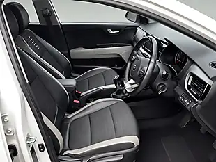 Used 2019 Kia Stonic 3 White - Interior and Exterior details 2