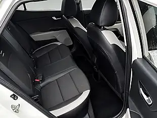 Used 2019 Kia Stonic 3 White - Interior and Exterior details 9