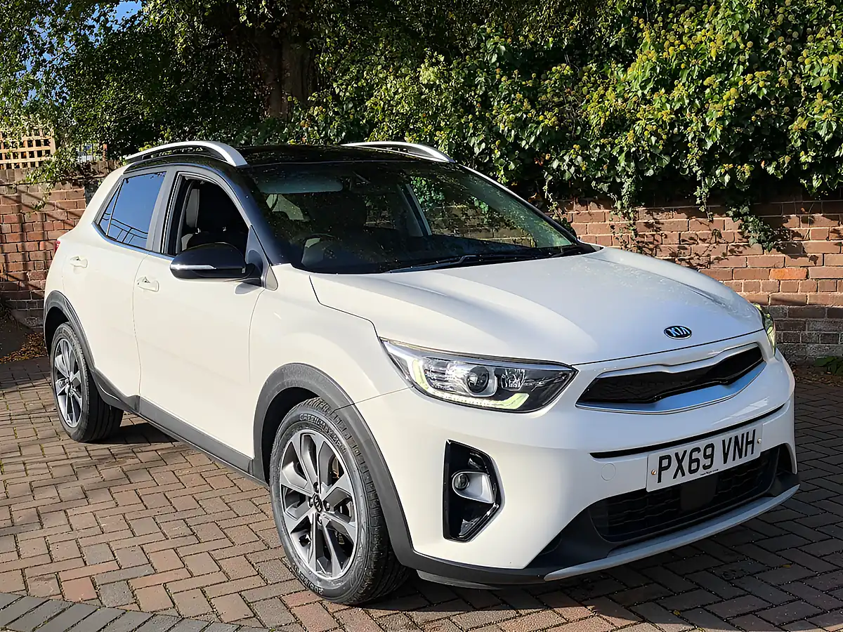 Used 2019 Kia Stonic White - Interior and Exterior details 10