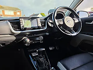 Used 2019 Kia Stonic White - Interior and Exterior details 14
