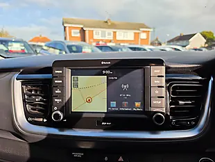 Used 2019 Kia Stonic White - Interior and Exterior details 15