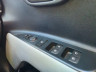 Used 2019 Kia Stonic White - Interior and Exterior details 20
