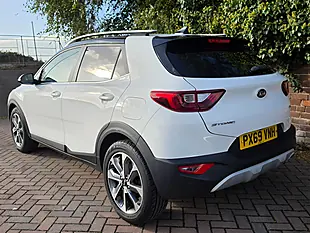 Used 2019 Kia Stonic White - Interior and Exterior details 5