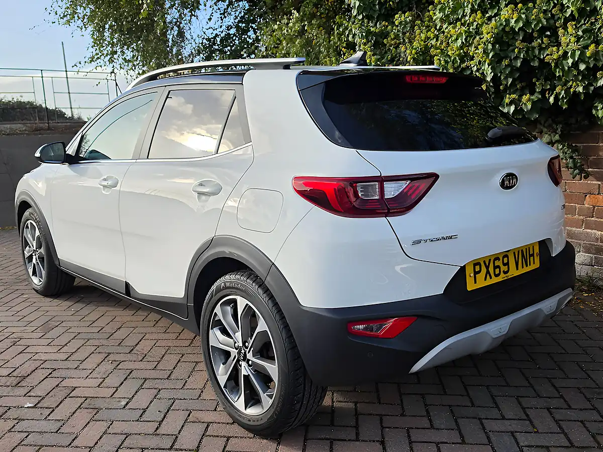 Used 2019 Kia Stonic White - Interior and Exterior details 5